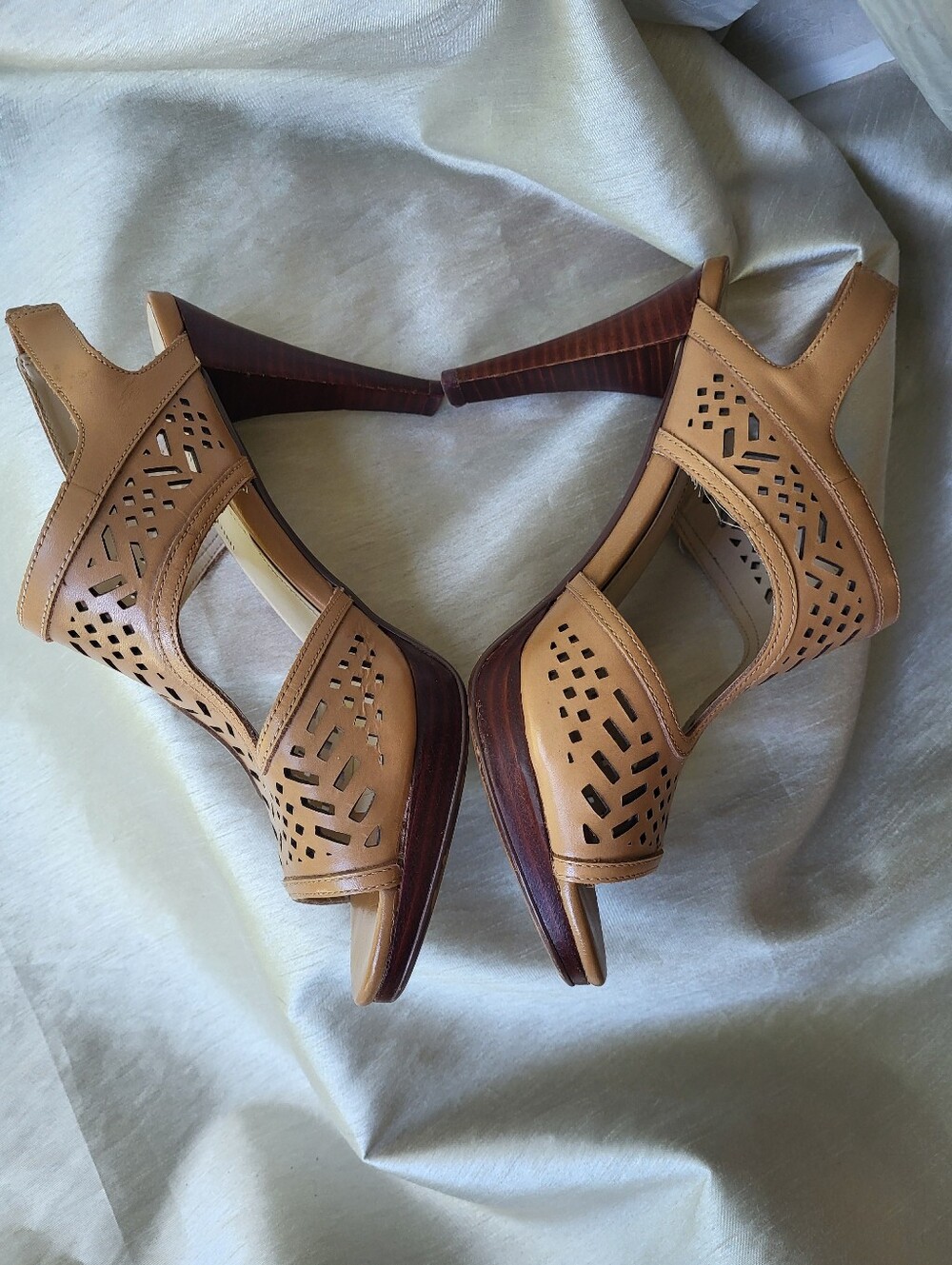 Adrienne Vittadini Tan Leather Cutout Open Toe Slingback Heels 8.5M - Picture 4 of 16